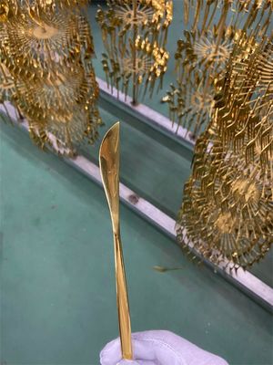 পিভিডি ফিজিক্যাল বাষ্প ডিপজিশন মাল্টি আর্ক আইওন ওয়াচ এবং টুল ভ্যাকুয়াম লেপ মেশিন